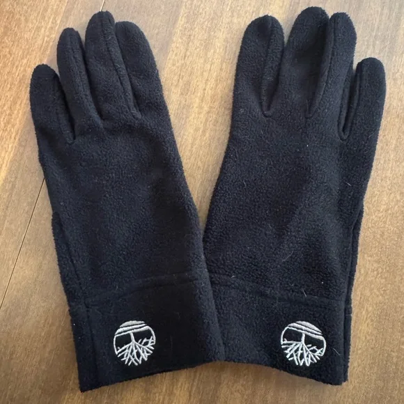 Timberland Black Fleece Gloves with touchscreen friendly fingertips 👏👏 - Picture 1 of 5